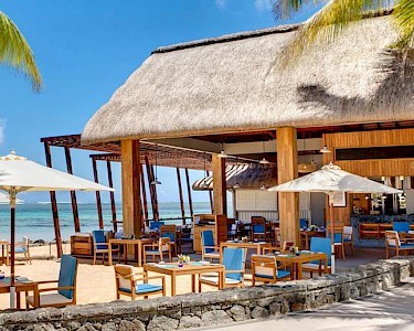 Outrigger Mauritius Beach Resort terras