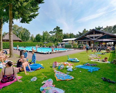 EuroParcs Resort De Wije Werelt zwembad