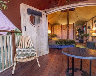 Glamp Outdoor Camp Veluwe Dormer Cabin terras