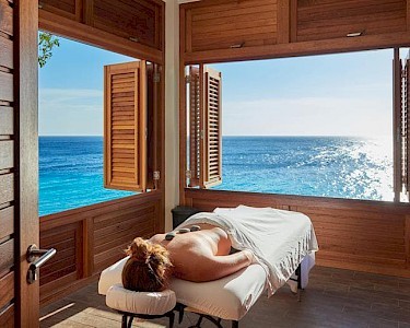 Oasis Coral Estate Beach, Dive & Wellness Resort massage
