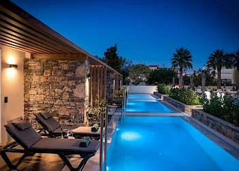 Petousis Hotel & Suites zwembad swim-up kamers
