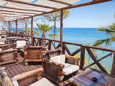 Gezellige zitjes op Zakynthos met uitzicht op zee