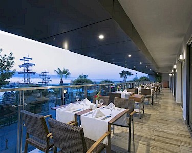 Hotel Kaptan Turkije restaurant uitzicht