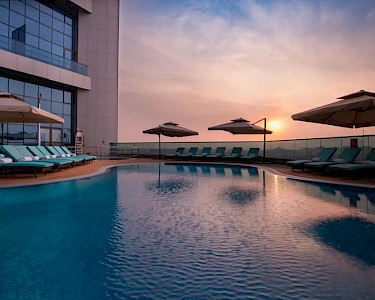 Millennium Place Barsha Heights Dubai zwembad