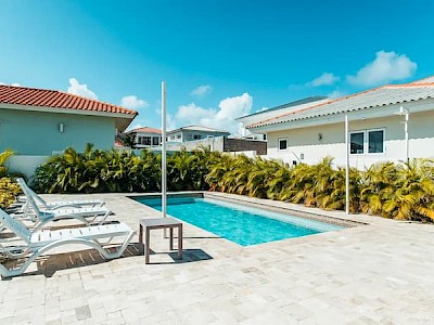 ChiChi Appartementen Curaçao zwembad